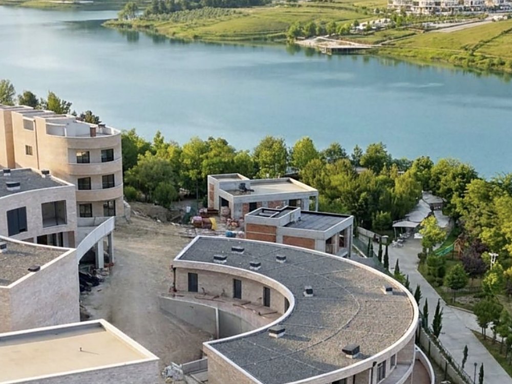 Villa Odette, Selected Residences